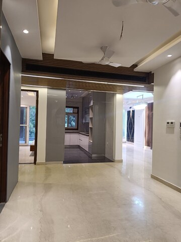Room in 4 BHK Builder Floor at Vipul Square, Sushant Lok I – for Sale