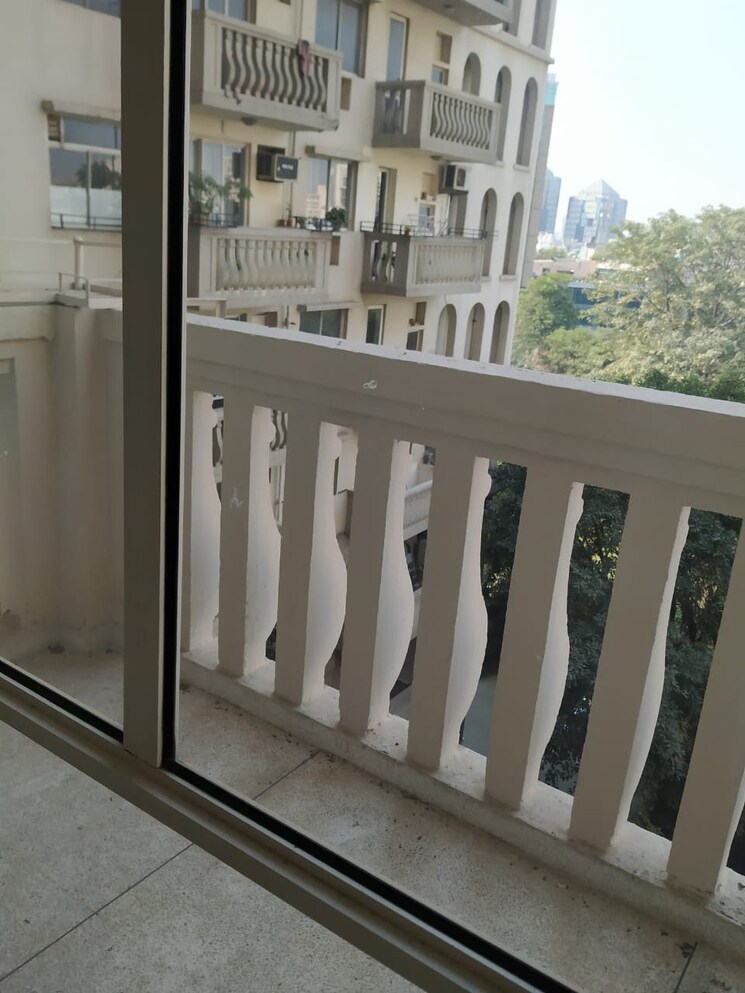 Balcony, dlf-ridgewood-estate 3 Bedroom 1371 Sq.Ft. Apartment In Dlf Phase iv Gurgaon 7221892