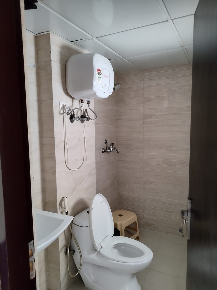 Bathroom, nirala-estate 2 Bedroom 890 Sq.Ft. Apartment In Tech Zone 4 Greater Noida Greater Noida 7223071