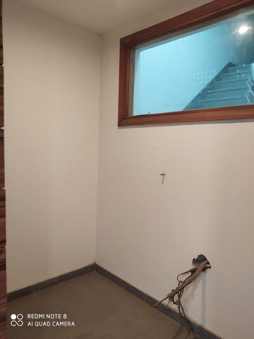 Room in 3 BHK Builder Floor at Sector 51 – for Rent