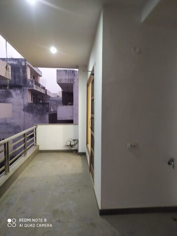 Room in 3 BHK Builder Floor at Sector 51 – for Rent