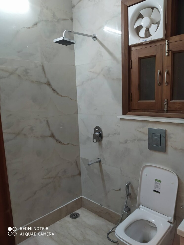 Bathroom, sector 51 3 Bedroom 1500 Sq.Ft. Builder Floor In Sector 51 Gurgaon 7223149