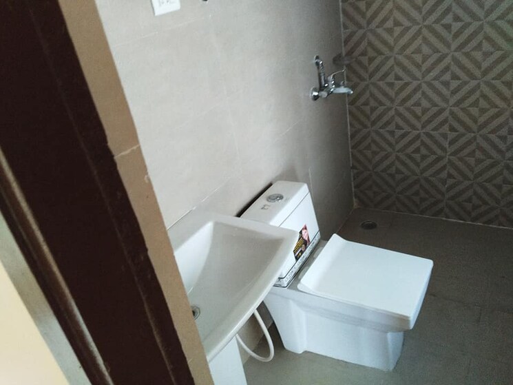 Bathroom, vvip-homes-meridian-tower 2 Bedroom 1190 Sq.Ft. Apartment In Noida Ext Sector 4 Greater Noida 7223403