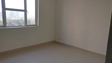 Room in 3 BHK Apartment at Amrapali Crystal Homes, Sector 76 – for Sale