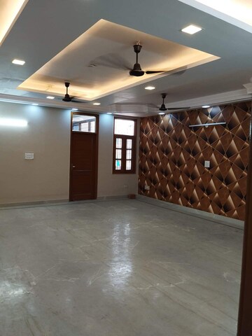 Living Room in 4 BHK Builder Floor at Green Fields Colony – for Sale