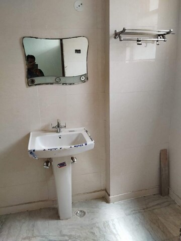 Attached Bathroom in 4 BHK Builder Floor at Green Fields Colony – for Sale