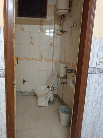 Bathroom in 1 BHK Builder Floor at Lajpat Nagar – for Rent