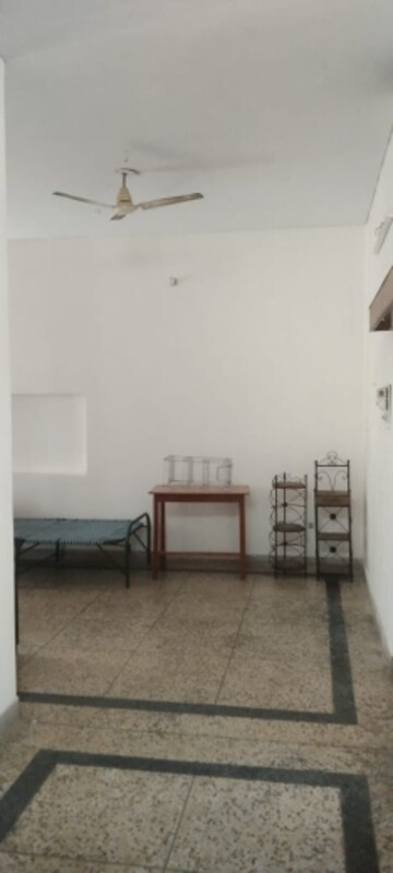 Room in 2 BHK Independent House at Gomti Nagar – for Sale