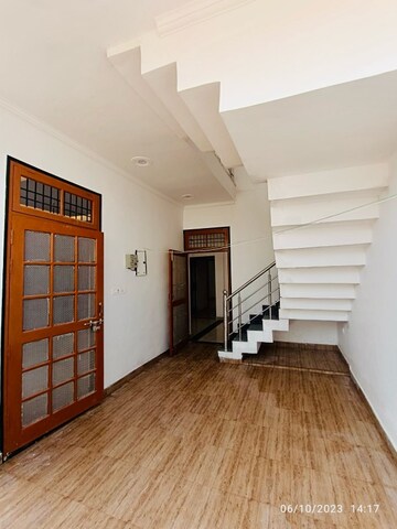 Room in 2 BHK Independent House at Gomti Nagar – for Sale