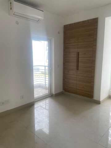 Room in 3 BHK Apartment at DLF Regal Gardens, Sector 90 – for Sale