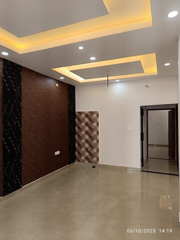 Bedroom in 2 BHK Independent House at Gomti Nagar – for Sale