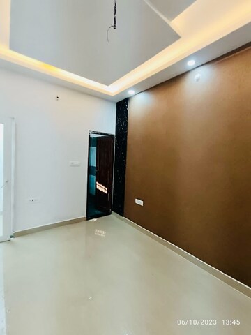 Room in 2 BHK Independent House at Gomti Nagar – for Sale