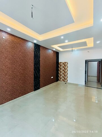 Room in 2 BHK Independent House at Gomti Nagar – for Sale