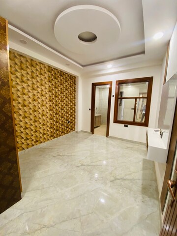 Room in 3 BHK Builder Floor at Fidato Honour Homes, Sector 89 – for Sale