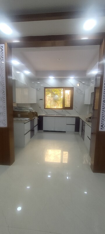 Kitchen in 4 BHK Builder Floor at Sector 37 – for Sale