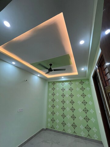 Room in 1.5 BHK Builder Floor at  Balaji Enclave, Govindpuram – for Sale
