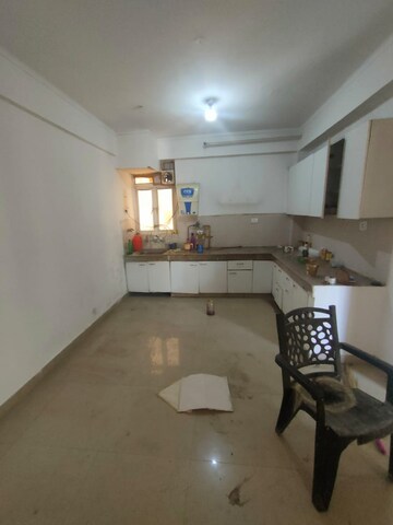 3 BHK Apartment For Sale in Amrapali Crystal Homes, Sector 76
