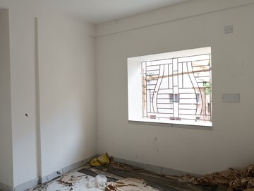Room in 2 BHK Apartment at Parnasree Pally – for Sale