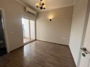 Room in 2.5 BHK Builder Floor at Central Park Cerise Suites, Sohna Sector 33 – for Sale
