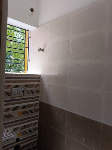 Room in 3 BHK Apartment at Parnasree Pally – for Sale