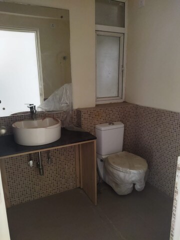 Attached Bathroom in 3.5 BHK Apartment at Silverglades The Melia, Sohna Sector 35 – for Sale
