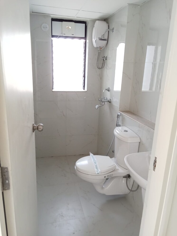 Bathroom, runwal-gardens-phase-i 1 Bedroom 437 Sq.Ft. Apartment In Dombivli East Thane 7226327