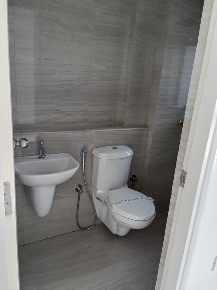 Bathroom, runwal-gardens-phase-i 1 Bedroom 437 Sq.Ft. Apartment In Dombivli East Thane 7226327