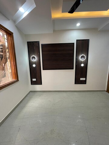 Room in 4 BHK Builder Floor at Shahdara – for Sale