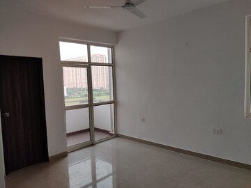 Room in 3 BHK Apartment at AVS Orchard, Sector 77 – for Sale
