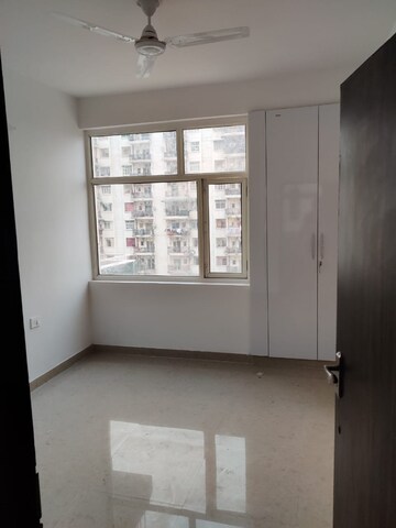 Room in 3 BHK Apartment at AVS Orchard, Sector 77 – for Sale