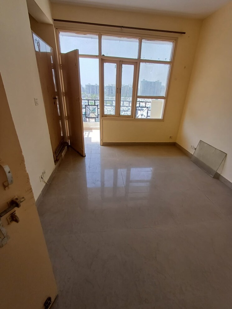 Room, srs-residency 3 Bedroom 1850 Sq.Ft. Apartment In Sector 88 Faridabad 7226987