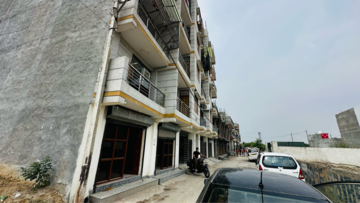  Shop – Exterior View View at Phi Iv Greater Noida - for Sale