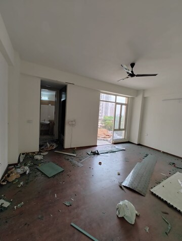 Room in 3 BHK Apartment at Shree Vardhman Flora, Sector 90 – for Sale