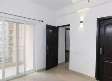 Room in 3.5 BHK Apartment at Sector 75 – for Sale