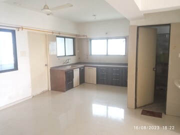 Room in 3 BHK Apartment at Pal – for Sale