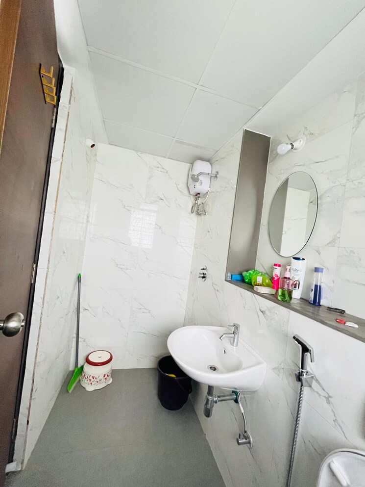 Bathroom, lodha-palava-olivia-c 3 Bedroom 847 Sq.Ft. Apartment In Dombivli East Thane 7230341