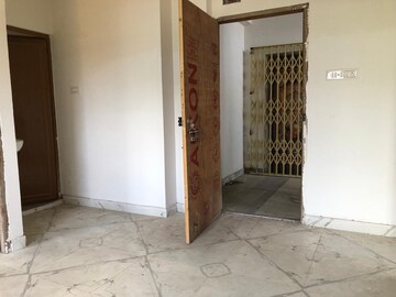 Room in 2 BHK Apartment at Behala – for Sale