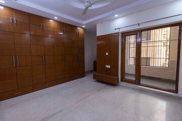 Room in 3 BHK Builder Floor at Ashok Vihar – for Sale