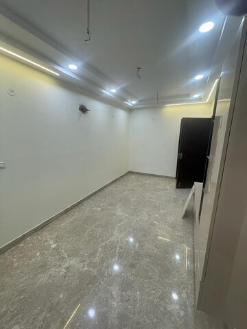 Room in 4 BHK Builder Floor at Ashok Vihar – for Sale