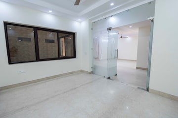 Room in 4 BHK Builder Floor at Ashok Vihar – for Sale