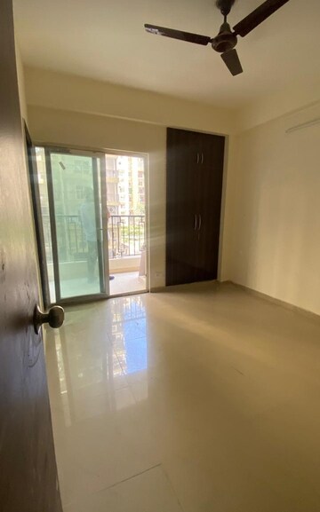 Room in 2 BHK Apartment at Windsor Paradise 2, Raj Nagar Extension – for Sale