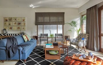 Living Room in 4 BHK Builder Floor at Ashok Nagar – for Sale