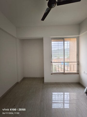 Room in 2 BHK Apartment at Puraniks Tokyo Bay Phase 2, Ghodbunder Road – for Sale
