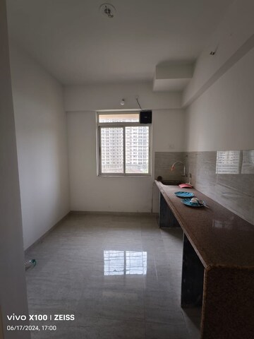Room in 2 BHK Apartment at Puraniks Tokyo Bay Phase 2, Ghodbunder Road – for Sale