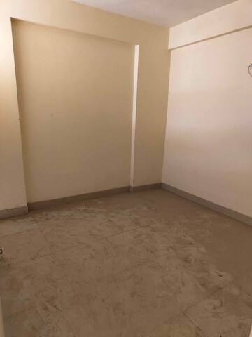 Room in 3 BHK Apartment at Auric City Homes, Sector 82 – for Sale