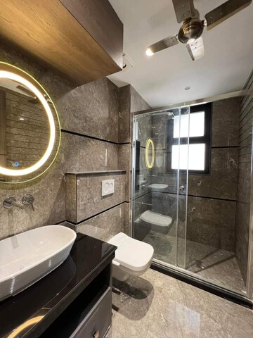 Bathroom in 3.5 BHK Apartment at DLF Regency Park II, Sector 27 – for Sale