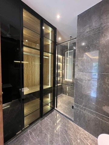 Attached Bathroom in 4 BHK Apartment at DLF The Belaire, Sector 54 – for Sale