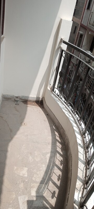 Balcony in 3 BHK Builder Floor at Batla House – for Sale