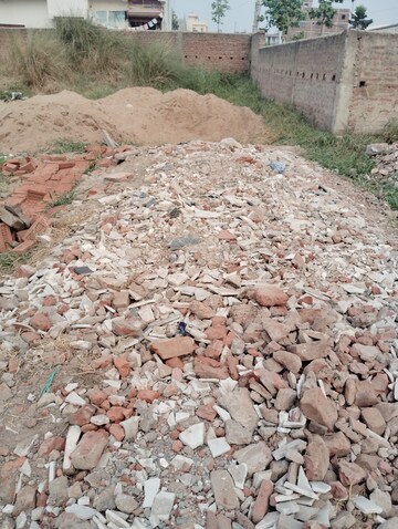 Plot Area in  Plot at Bairiya – for Sale