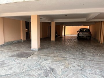 Parking in 3.5 BHK Builder Floor at Sector 11 – for Sale